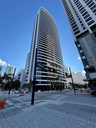 225 N Miami Ave #1502 Photo 1