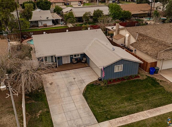 3rd image of 1781 Sandalwood Dr