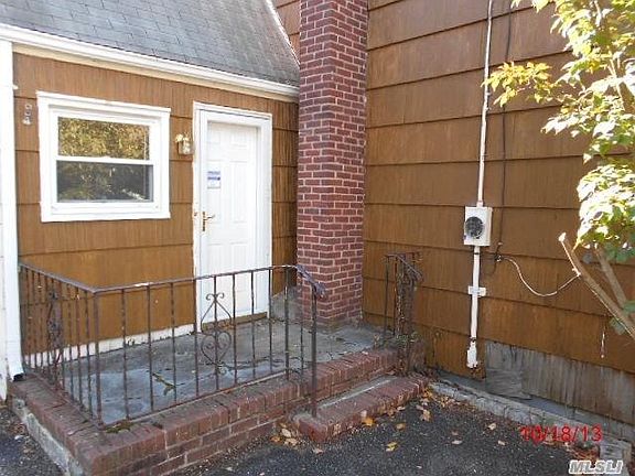 2nd image of 164 E 11th St