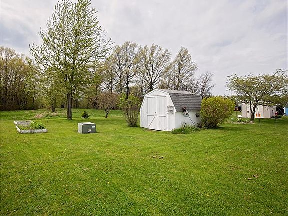 3rd image of 277 Connecticut Dr