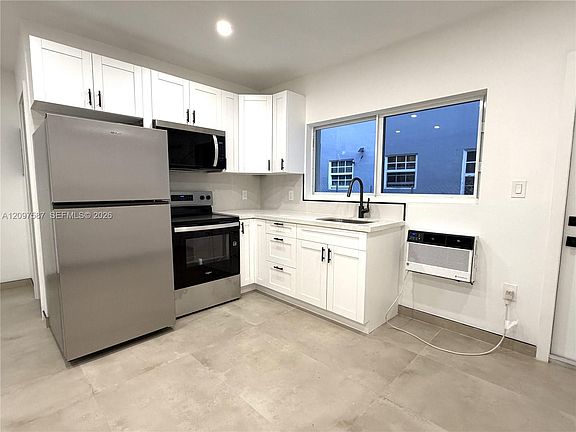 4th image of 1235 Normandy Dr APT 2