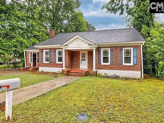 3rd image of 209 W Moultrie St