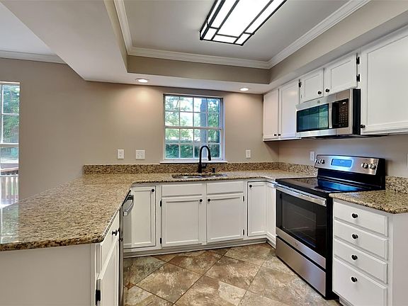 3rd image of 11305 Red Hickory Ln