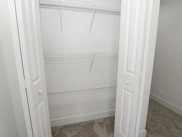 214 N Walnut St — Photo 56