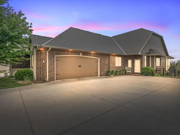 715 N Prairie Dunes St, Wichita, KS 67230