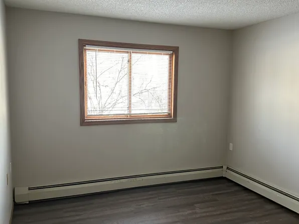 5540 County Road 19 #104, Excelsior, MN 55331