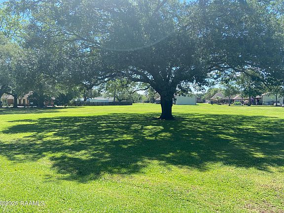 4th image of Blue Haven Dr