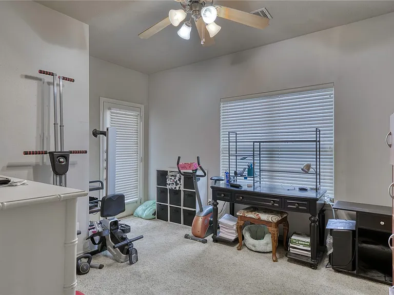 136 Forest Dr — Photo 12