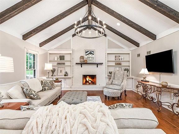 2nd image of 3974 Heathwood Ln