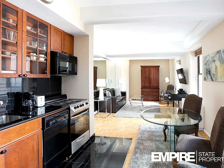 150 W 51st St #1409 — Photo 1