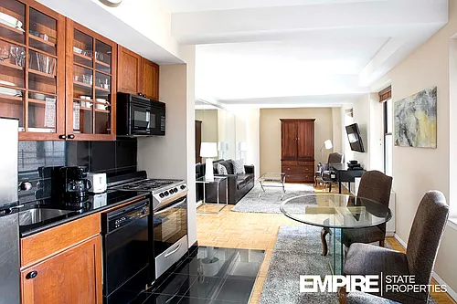 150 W 51st St #1409 Photo 1