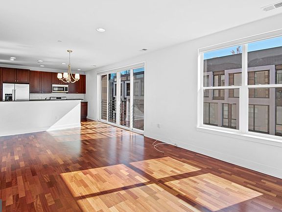 3rd image of 600 S 24th St Unit 410