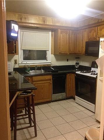 1st image of 441 S 5th Ave