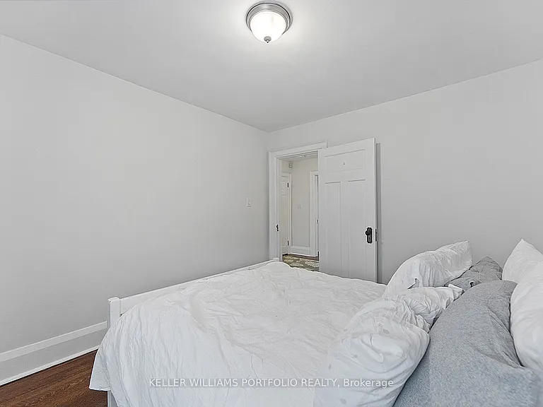145 Glengrove Ave W — Photo 35