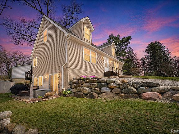 2nd image of 7395 Harrington Dr