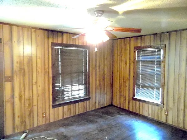 3220 NW Loraine St — Photo 1