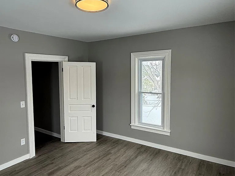 276 E Chicago Blvd — Photo 22