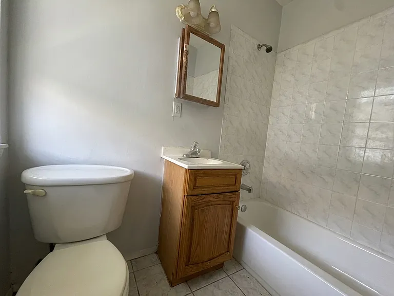 223 Hawthorne Ave #3 — Photo 9