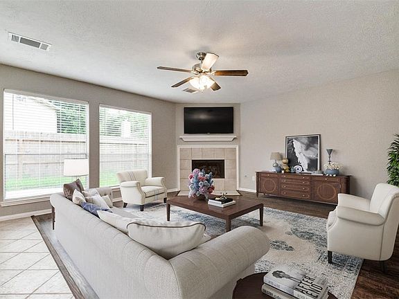 4th image of 1307 W Welsford Dr