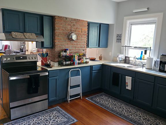 2nd image of 86 Holden St Floor 2