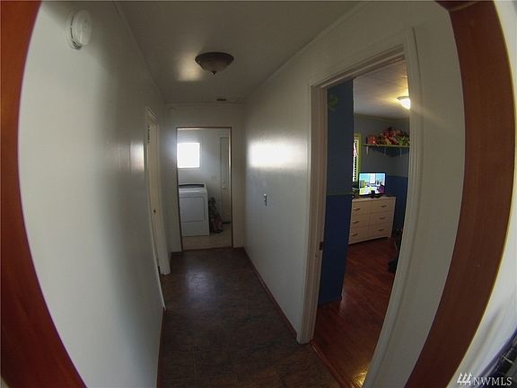 4th image of 2422 Washington St