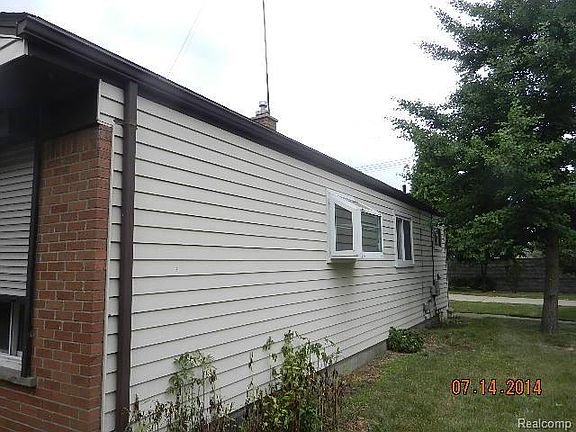 4th image of 153 E Mahan Ave