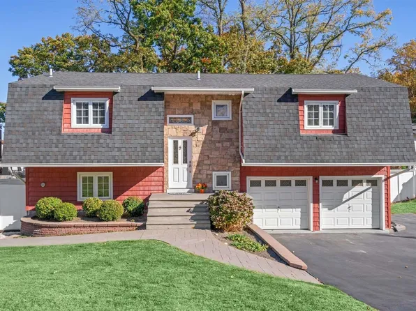 60 Knight Lane, Kings Park, NY 11754