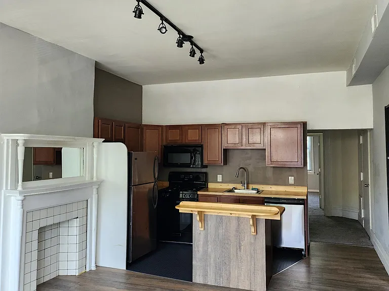 5515 Hays St #2 — Photo 1