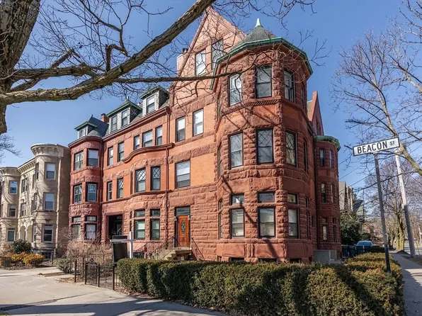 1774 Beacon St APT 4, Brookline, MA 02445