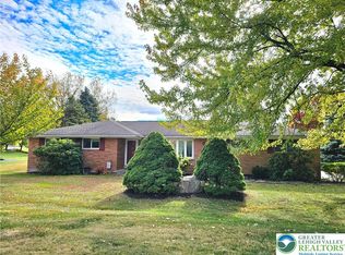 30 Stagecoach Dr, Easton, PA 18042