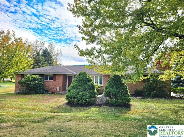 30 Stagecoach Dr, Easton, PA 18042