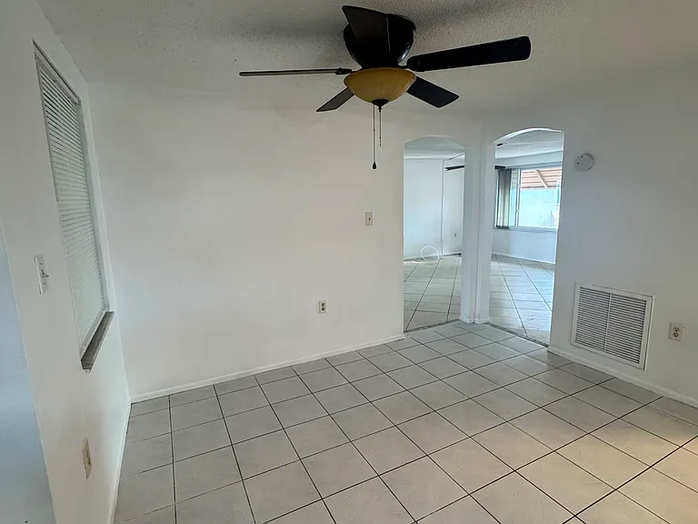 7725 Bloomfield Dr — Photo 7