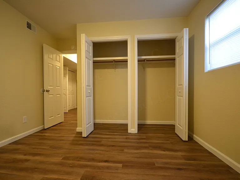906 S Pike Ave — Photo 8