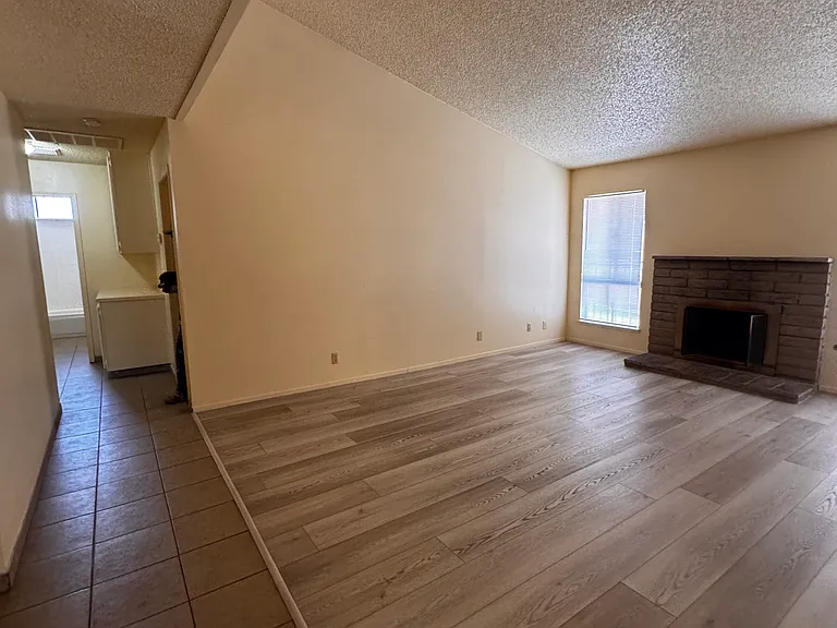 5608 Emilia Ave — Photo 3
