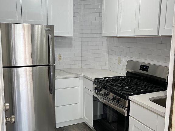 3rd image of 101 Eileen St APT 4