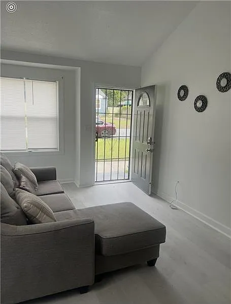1 bed, 1.5 bath, 125 sqft, $580 — Photo 3