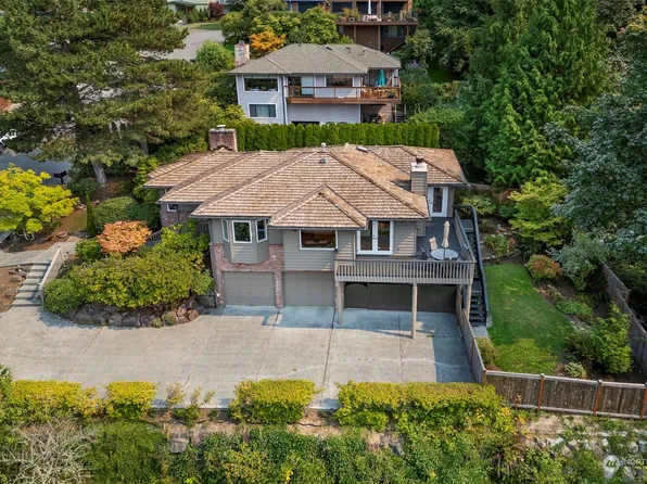 319 NW 113th Place, Seattle, WA 98177