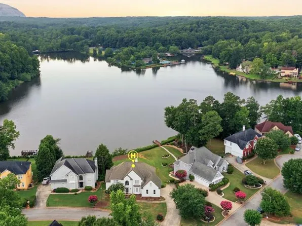 424 Water Fall Ln, Stone Mountain, GA 30087