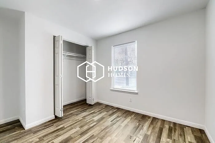 810 W 19th St — Photo 7