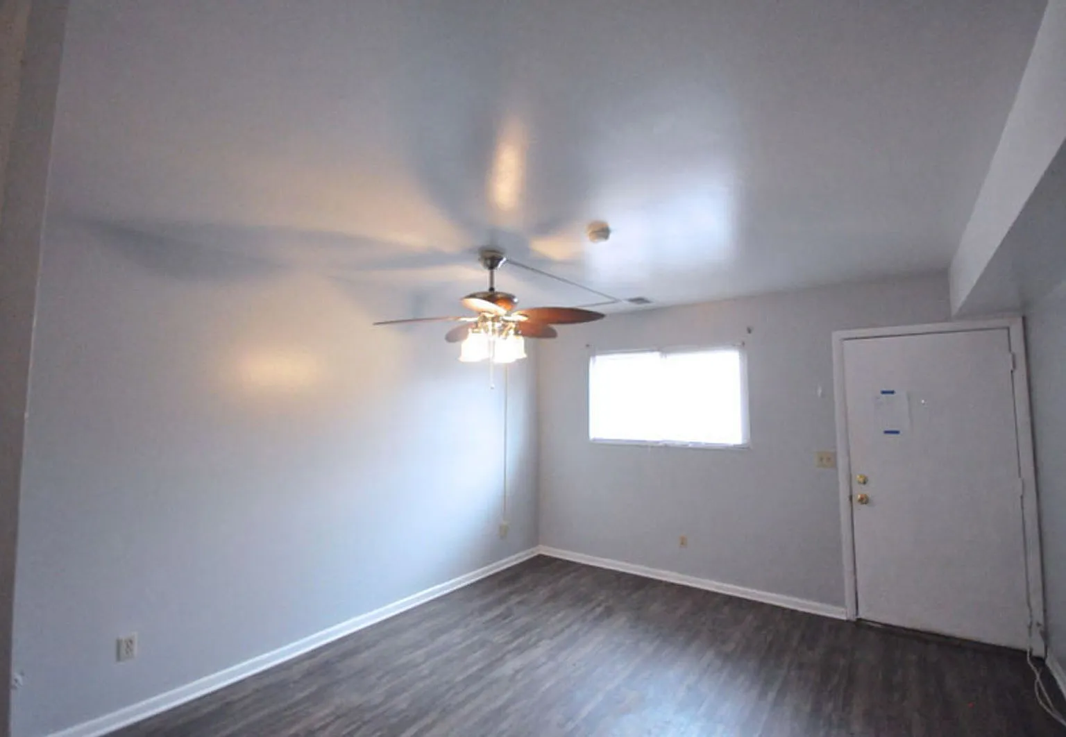 2 bed, 1.5 bath, $1,275 — Photo 4