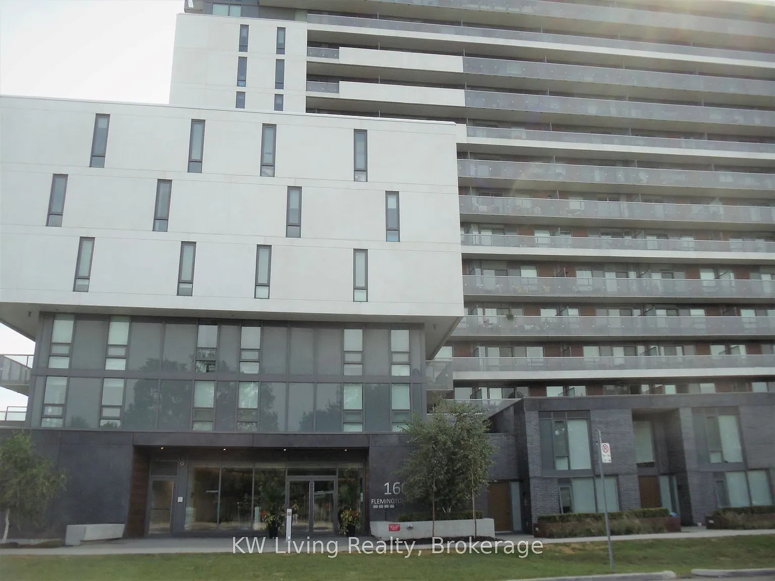 The Yorkdale Condominiums — Photo 2