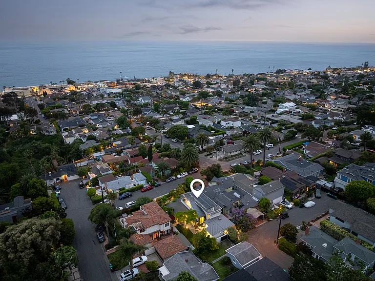 1482 Carmelita St — Photo 46