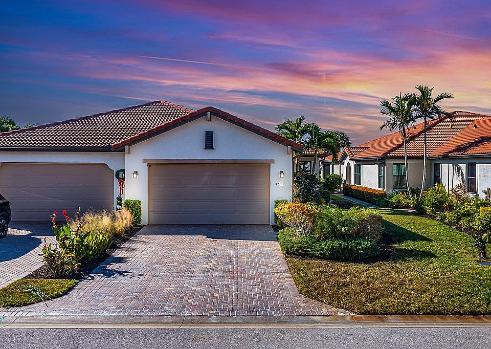 Welcome to 1511 Oceania Dr!