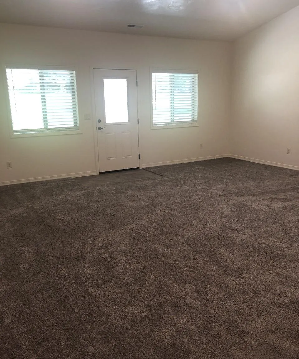 2 bed, 1200 sqft, $1,680 — Photo 3