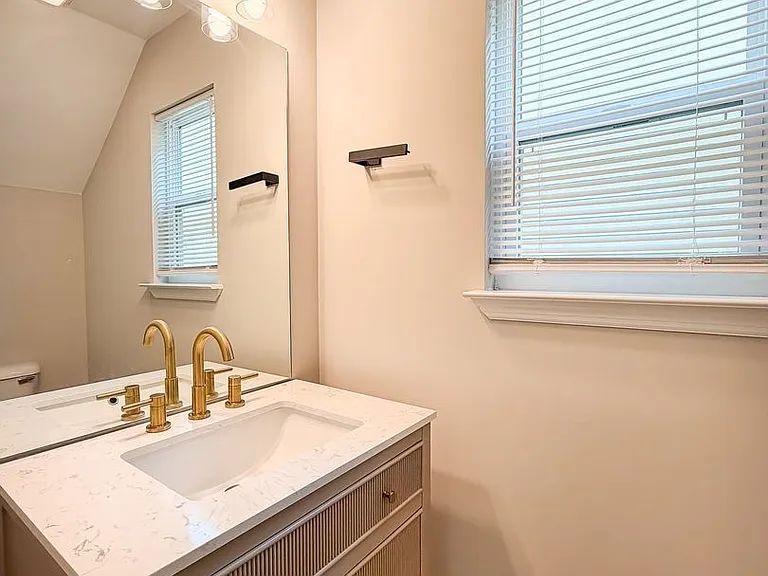 2106 Duncan Ave #104 — Photo 19