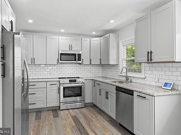 3rd image of 5814 Annies Ln