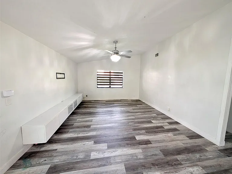 6421 Crossbow Ct — Photo 7