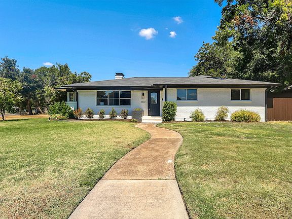 2nd image of 3303 Lockmoor Ln