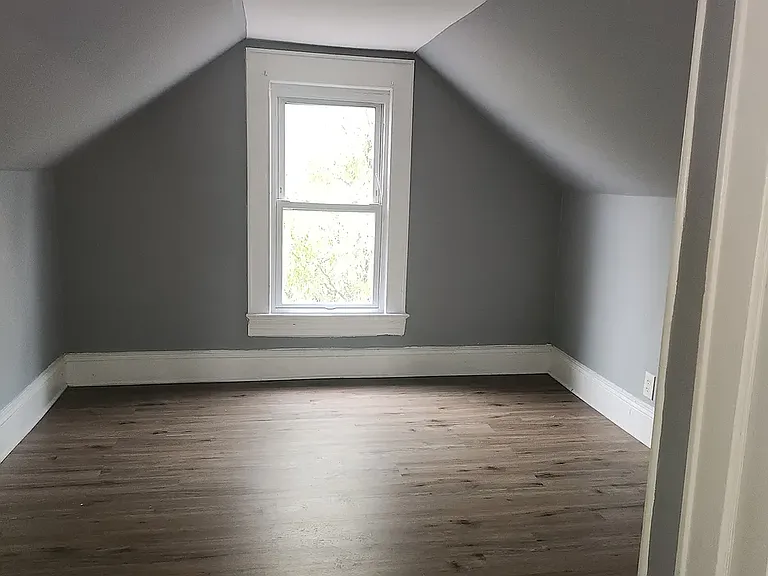 559 Grove St #3B — Photo 4