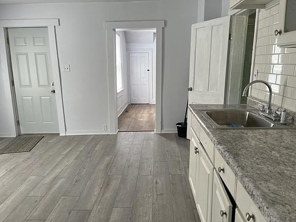 4th image of 1035 Wall St #1